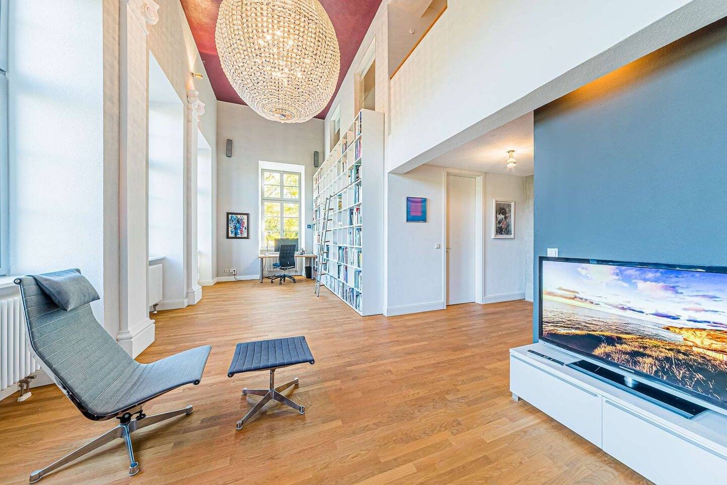 Exklusive 3,5-Zimmer-Maisonettewohnung im historischen Rumpenheimer Schloss