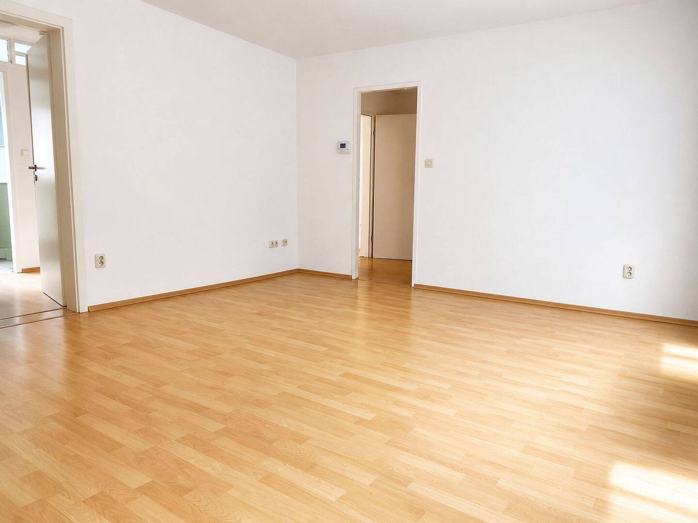 Helle, gepflegte 2-Zimmer-Wohnung mit Balkon in ruhiger Toplage – Nürnberg Nordstadt – Nürnberg – Vorschaubild 2