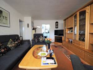 Vermietete 3-Zimmer-Wohnung mit Garage in ruhiger Wohnlage in Stuttgart-Weilimdorf! – 70499 Stuttgart – Vorschaubild 2