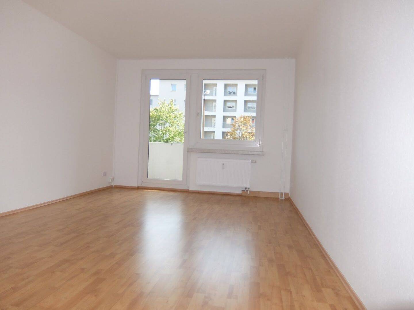 2-Zimmer-Wohnung mit Einbauküche und Waschmaschine – Chemnitz – Vorschaubild 3