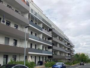 Helle 2-Zimmer-Dachgeschoss-Wohnung mit Terrasse – 1189 Dresden – Vorschaubild 2