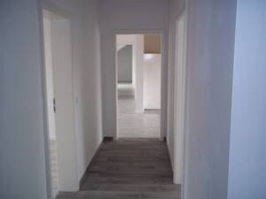 moderne 4-Raum-Wohnung zentral in der Innenstadt mit Fahrstuhl und Stellplatz 63/26 – 39576 Stendal – Vorschaubild 3