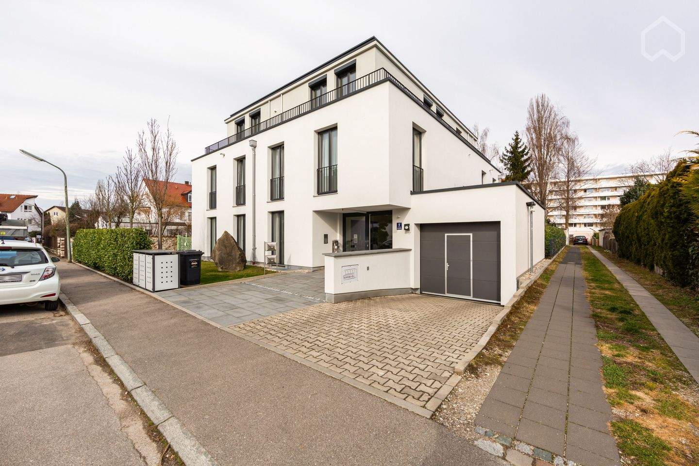 Lichtdurchflutetes Apartment mit wöchentlichem Reinigungsservice & Fitnessstudio im Haus, perfekte Lage in Bogenhausen – München – Vorschaubild 5