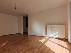 Solide 2-Zimmer-Eigentumswohnung mit Balkon und Tiefgaragenstellplatz in Magdeburg-Herrenkrug – 39114 Magdeburg – Vorschaubild 3