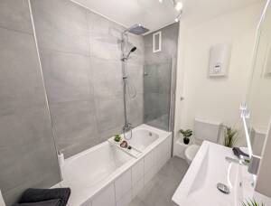 PROVISIONSFREI - sofort einziehen - Helle 3-Zimmerwohnung mit Blick zur Pfalz, komplett renoviert – 67071 Ludwigshafen am Rhein – Vorschaubild 9