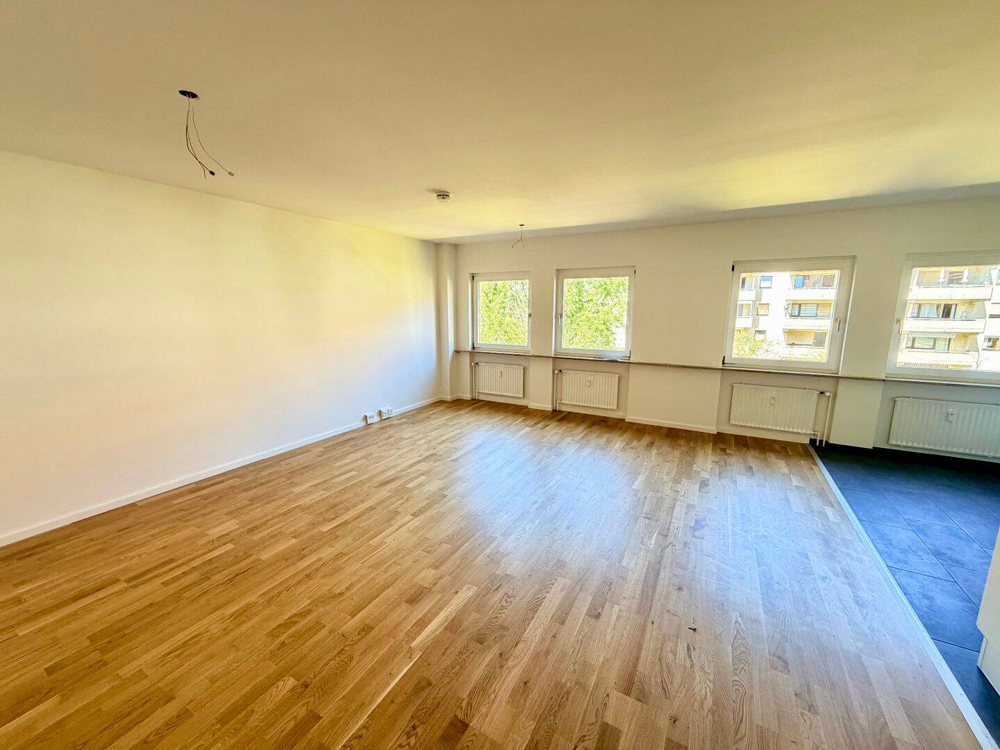 Mit neuer EBK! Lichtdurchflutete 2-Zimmer-Wohnung – Nürnberg – Vorschaubild 3