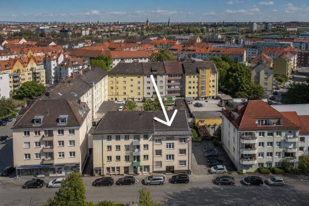 !!! 5 % Brutto Rendite !!! !!! Attraktives Investment: 7 Wohneinheiten mit Ausbauoption im Dach !!! – Nürnberg – Bild 1 von 8