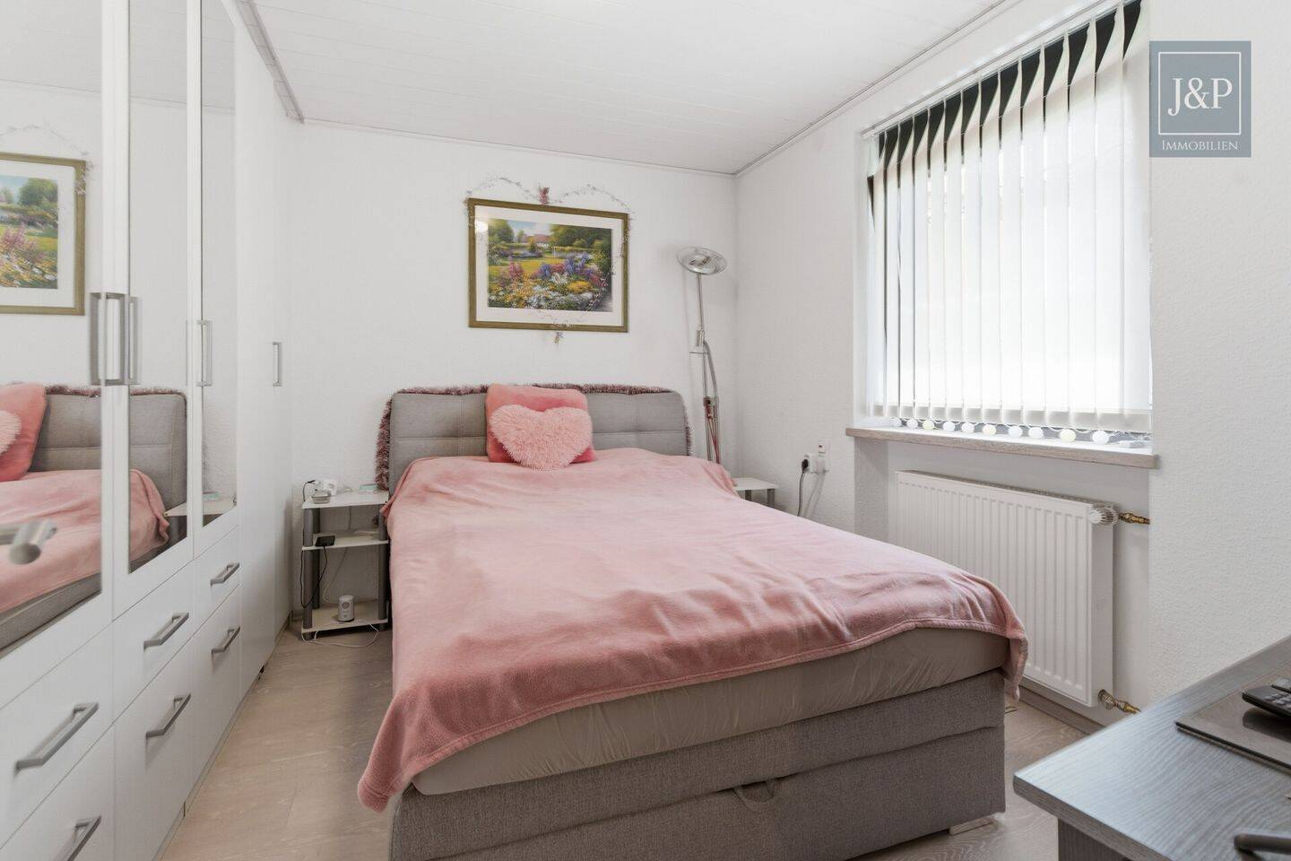 Zweifamilienhaus inkl. ausgebaute Parterre in zentraler Lage von Eschborn mit Terrasse & 2 Garagen – Eschborn – Vorschaubild 6