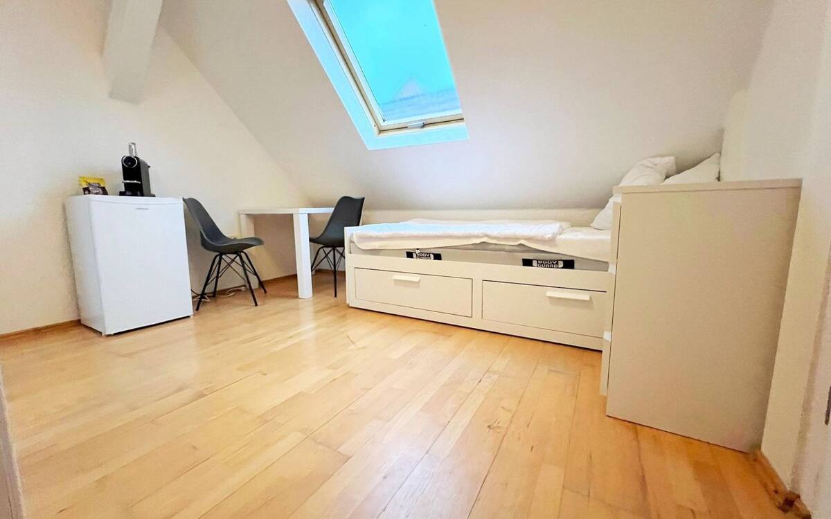 Möbliertes WG-Zimmer in Heilbronn: Flexibles Wohnen auf Zeit – 74081 Heilbronn – Bild 1 von 4
