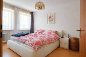Nur wenige Meter zum Stadtwald! Geräumige 3-Zimmer-Wohnung mit Grünblick-Loggia und Einzelgarage – 47803 Krefeld – Vorschaubild 9