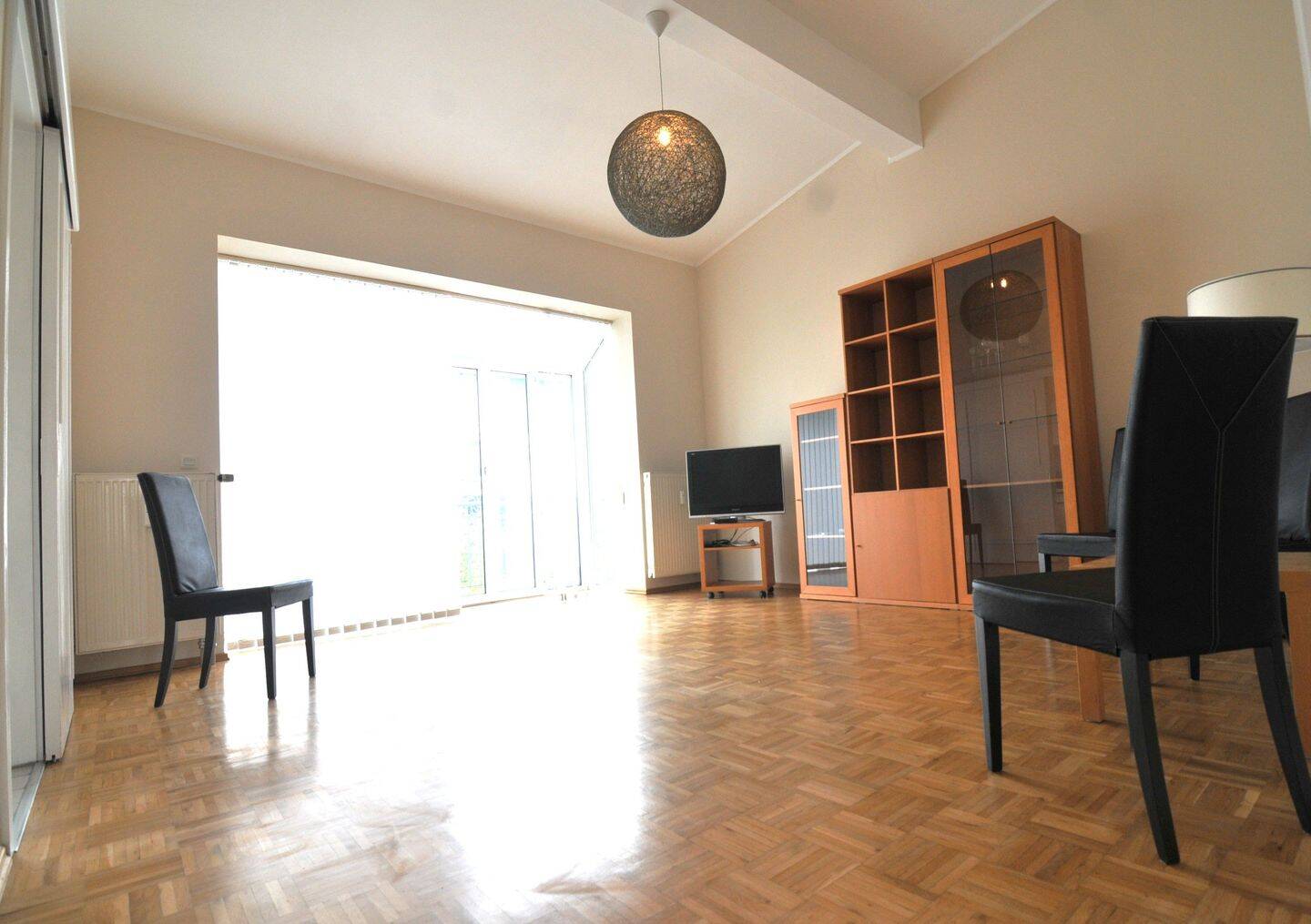 Sonnige 2 Zimmer-Wohnung mit Atelier-Flair und großem Balkon – Ingolstadt – Vorschaubild 2
