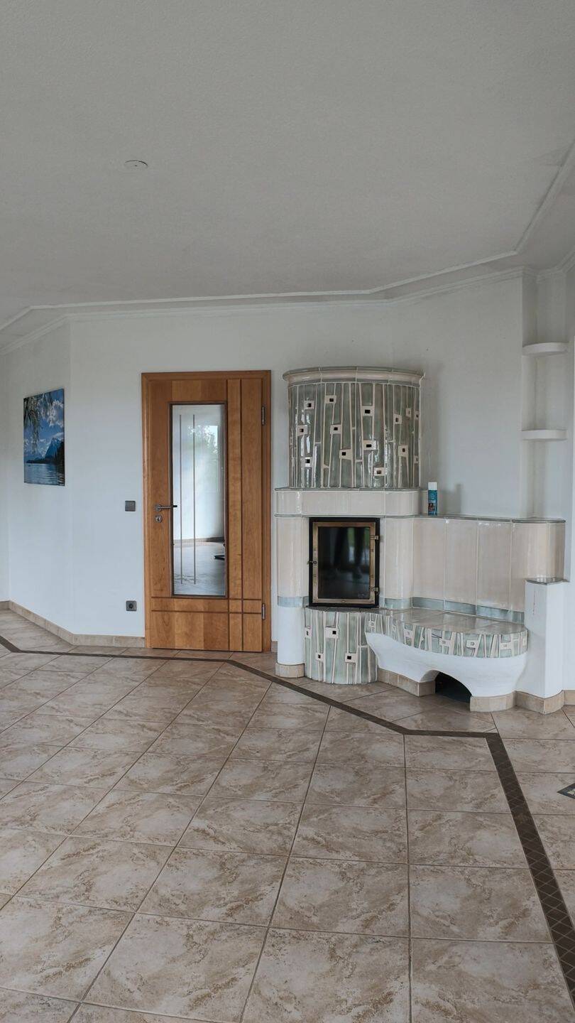 Exklusives Einfamilienhaus in Kirchhaslach: Kapitalanlage mit 6 Zimmern und Garten – Kirchhaslach – Vorschaubild 7