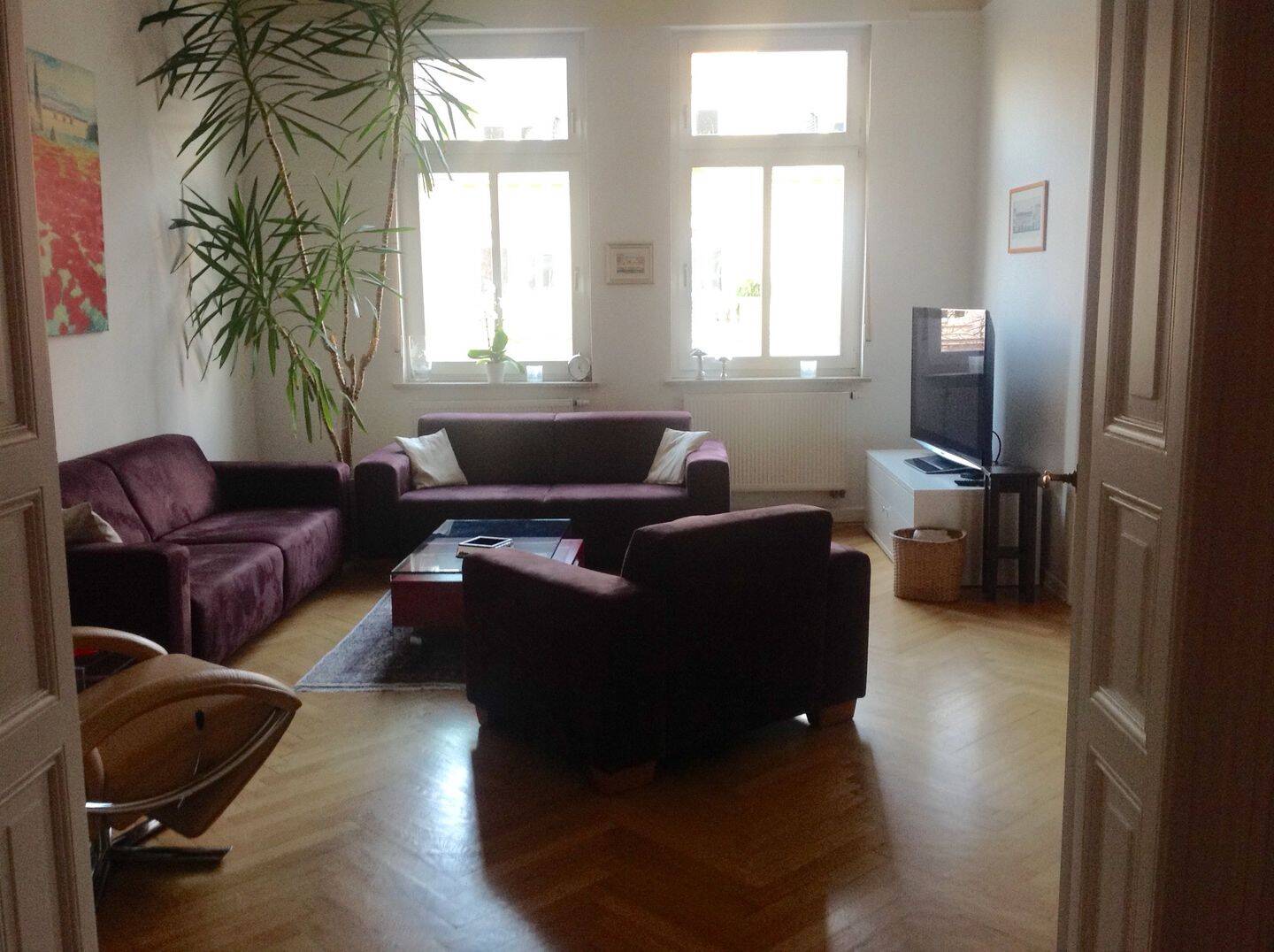 Von PRIVAT: Helle Jugendstilwohnung im Dichterviertel Wiesbaden, fußläufig zu Hbf & Einkaufszentrum – Wiesbaden – Vorschaubild 3
