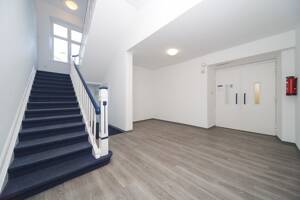 Gut gepflegtes Wohn- und Geschäftshaus mit Aufzug, Garagenhof und der Möglichkeit sein eigenes Gewerbe zu betreiben! – 44388 Dortmund – Vorschaubild 7