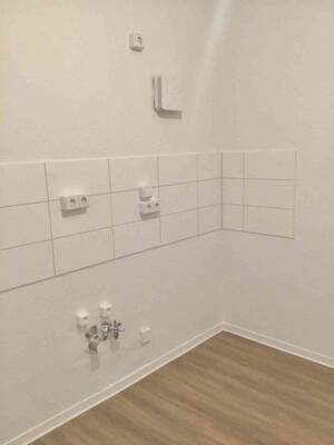 3-Zimmer-Wohnung mit Balkon in zentraler Lage – 1307 Dresden – Vorschaubild 5