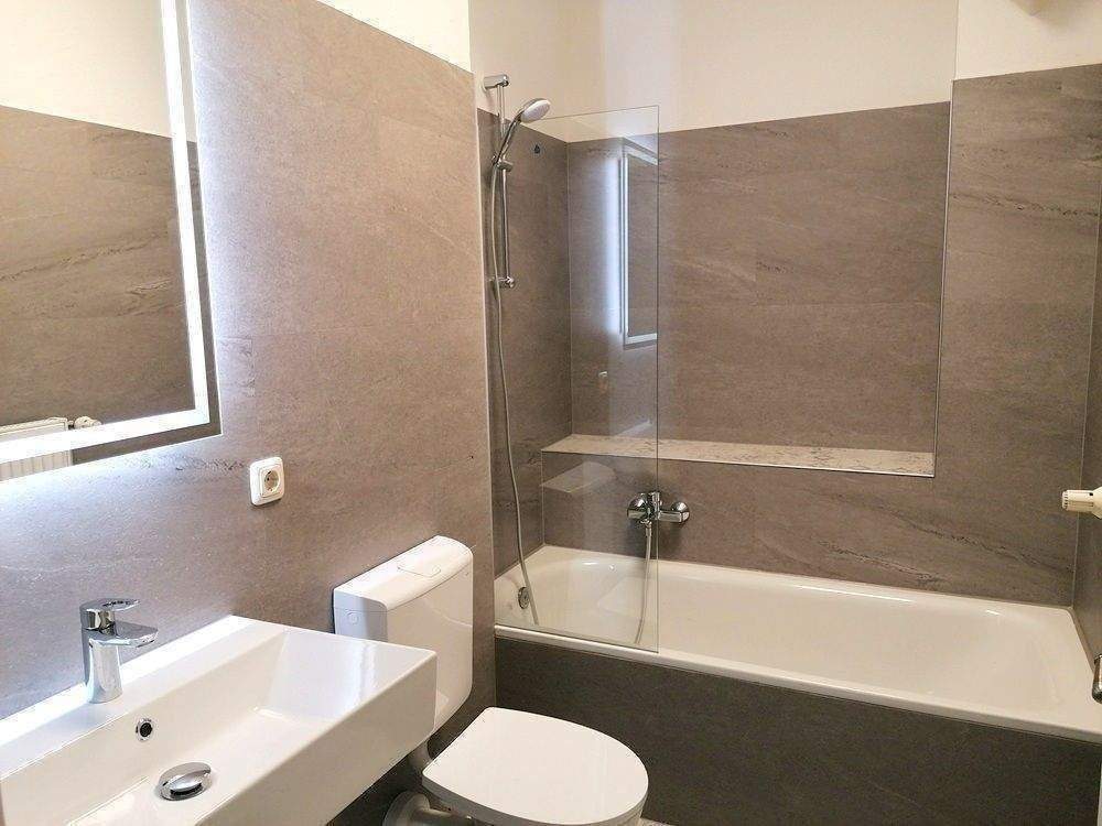 !! NEU renovierte 4-Zimmer-Wohnung mit Balkon in ruhiger Nebenstraße !! – Chemnitz – Vorschaubild 6