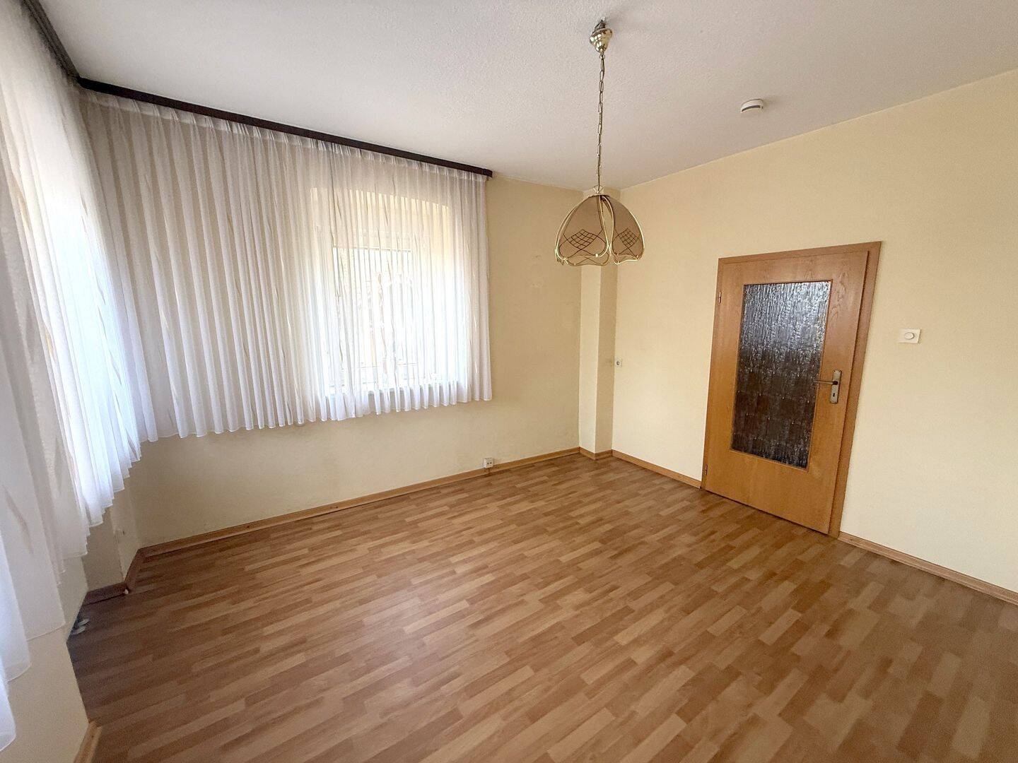 KL-Erfenbach: Gepflegtes Einfamilienhaus mit Garage und großem Eigentumsgrundstück – Kaiserslautern – Vorschaubild 8