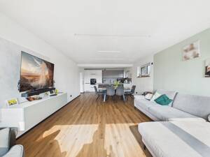 Luxuriöses Wohnensemble in Regensburg - kernsaniert, Pool, Outdoor-Kitchen & Grünblick! – 93055 Regensburg – Vorschaubild 6