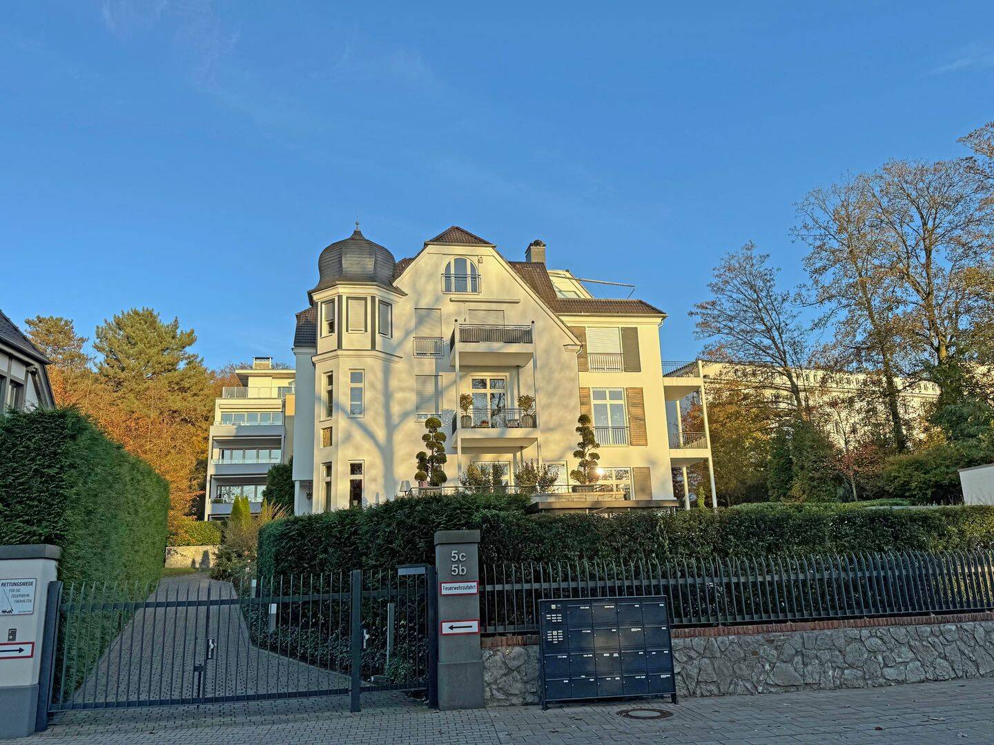 Exklusives Luxus-Designer-Penthouse in Düsseldorf (High-security safehouse with adaptable panic room and various safety features) – Düsseldorf – Vorschaubild 4