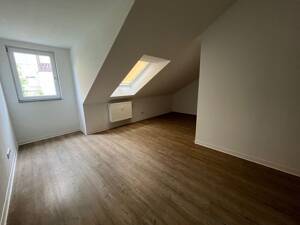 #modernes Zimmer, in toller WG Wohnung #Balkon #2 Bäder #Fahrstuhl #Fahrradraum – 7745 Jena – Vorschaubild 3