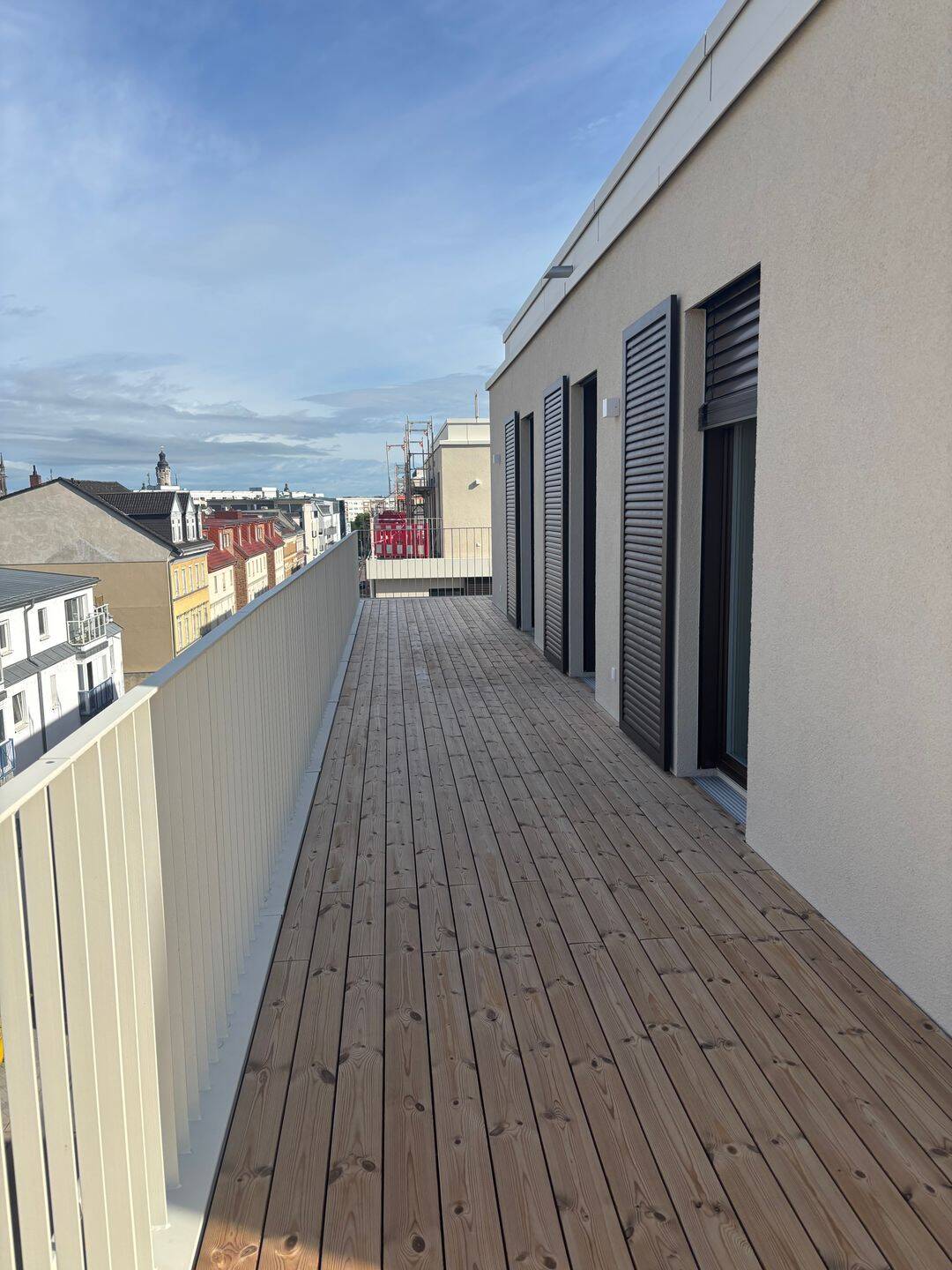 * Erstbezug * Traumwohnung im Dach mit Penthouse-Flair & großer umlaufender Terrasse * – Leipzig – Vorschaubild 6