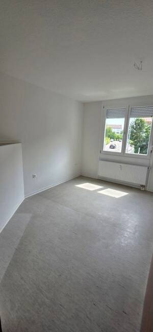 Ihr neues Zuhause in Herrenberg! Schicke, frisch renovierte 2-Zimmer-Wohnung mit Balkon! – 71083 Herrenberg – Vorschaubild 5