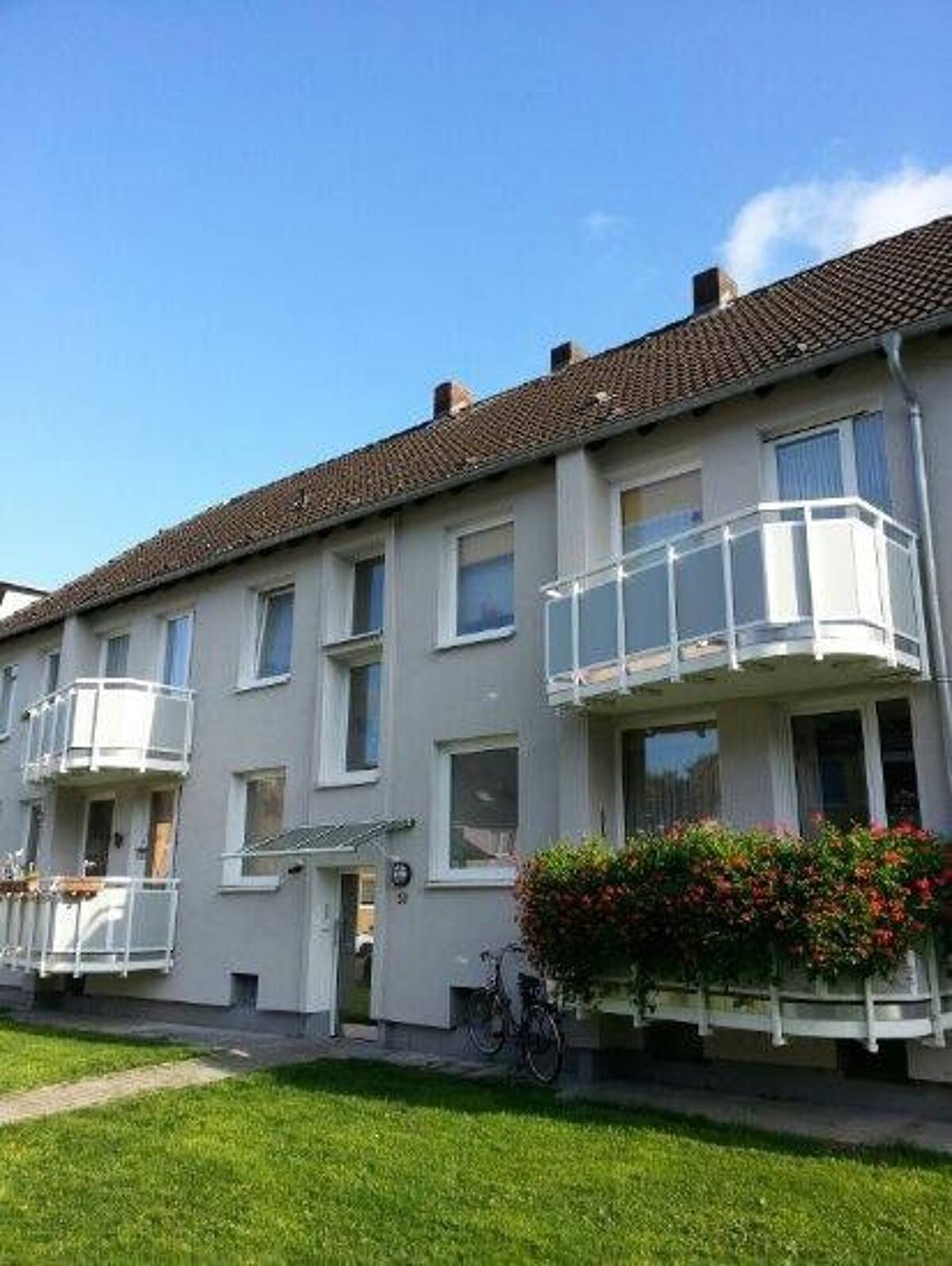 Zum Einzug frisch saniert und renoviert! – 47279 Duisburg – Bild 1 von 9