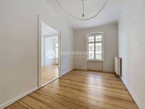 BEZUGSFREI: 3-Zi.-Altbauwohnung, Balkon, Stuck, Dielen für den individuellem Gestaltungsspielraum! – 10713 Berlin – Vorschaubild 9