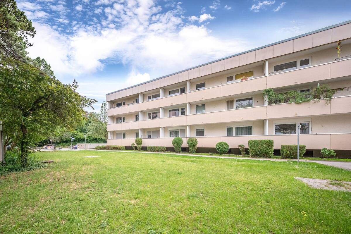 Charmantes Apartment (2. OG) mit großem Balkon, grünem Ausblick und Westpark-Nähe – 80686 München – Bild 1 von 9