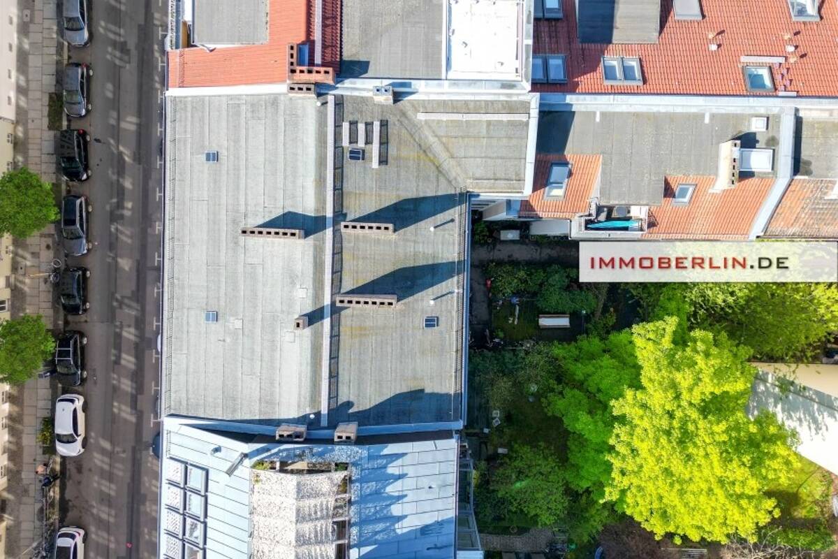 IMMOBERLIN.DE - Geteiltes Wohn- & Geschäftshaus mit Ausbaugenehmigung in gefragter Lage – 10435 Berlin – Bild 1 von 9