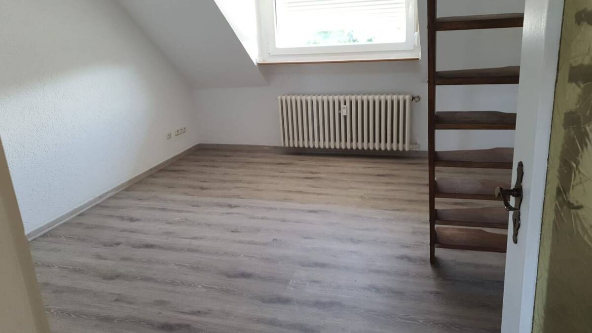 Top sanierte 2 Zimmer Wohnung auf 2 Ebenen in Wanheimerort – 47055 Duisburg – Bild 1 von 9