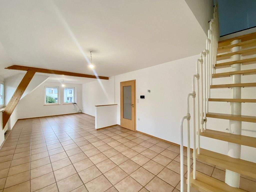 Bezugsfertige und sanierte 4-Zimmer-Maisonettewohnung mit schöner Einbauküche und Gartennutzung – Remscheid – Bild 1 von 9