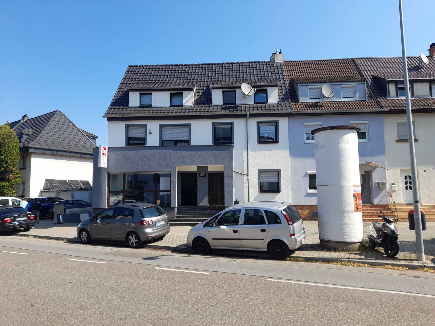 saniertes Mehrfamilienhaus mit Büro