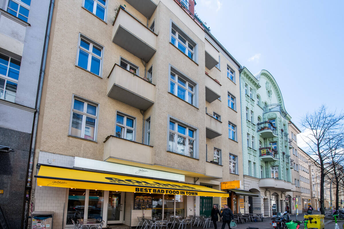 Im beliebten Friedrichshain: Vermietete 2-Zimmer-Wohnung mit TAGESLICHTBAD ++ provisionsfrei ++ – Berlin – Vorschaubild 3