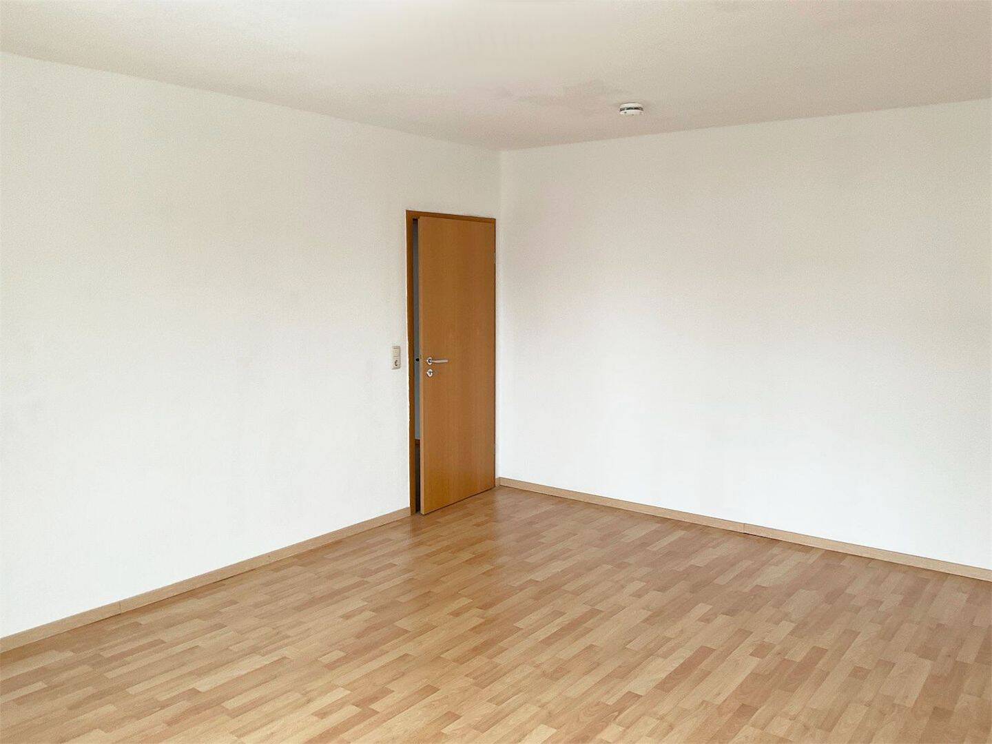 Ideal für Wohngemeinschaft: 2 große Zimmer, separate Küche + Einbauküche, Tageslichtbad – Braunschweig – Vorschaubild 8