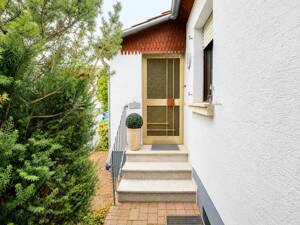 Familienidylle mit großem Garten & viel Potenzial - Ihr Zuhause in Frankfurt-Sossenheim – 65936 Frankfurt am Main – Vorschaubild 6