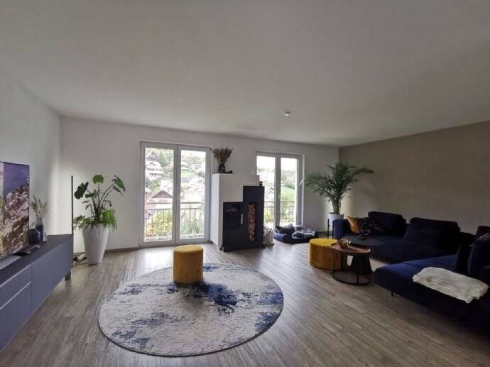 Neuwertige, wunderschöne, großzügige + exclusiv ausgestattete Doppelhaushälfte mit 2 Terrassen, Garten + Garage in ruhiger + sonniger Aussichtslage – Gernsbach – Vorschaubild 2