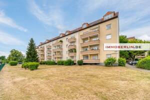 IMMOBERLIN.DE - Frisch renoviert & modernisiert! Schöne Wohnung mit Südbalkon – 13591 Berlin – Vorschaubild 2