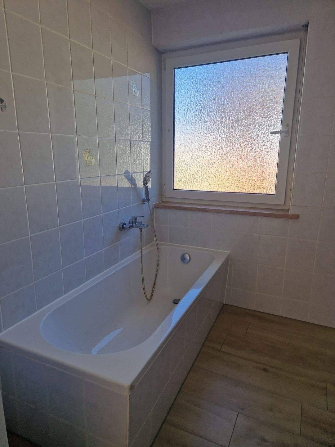 FBC - Große 4,5-Zimmer-Wohnung mit Loggia in ruhiger Lage von Olching – Olching – Vorschaubild 9