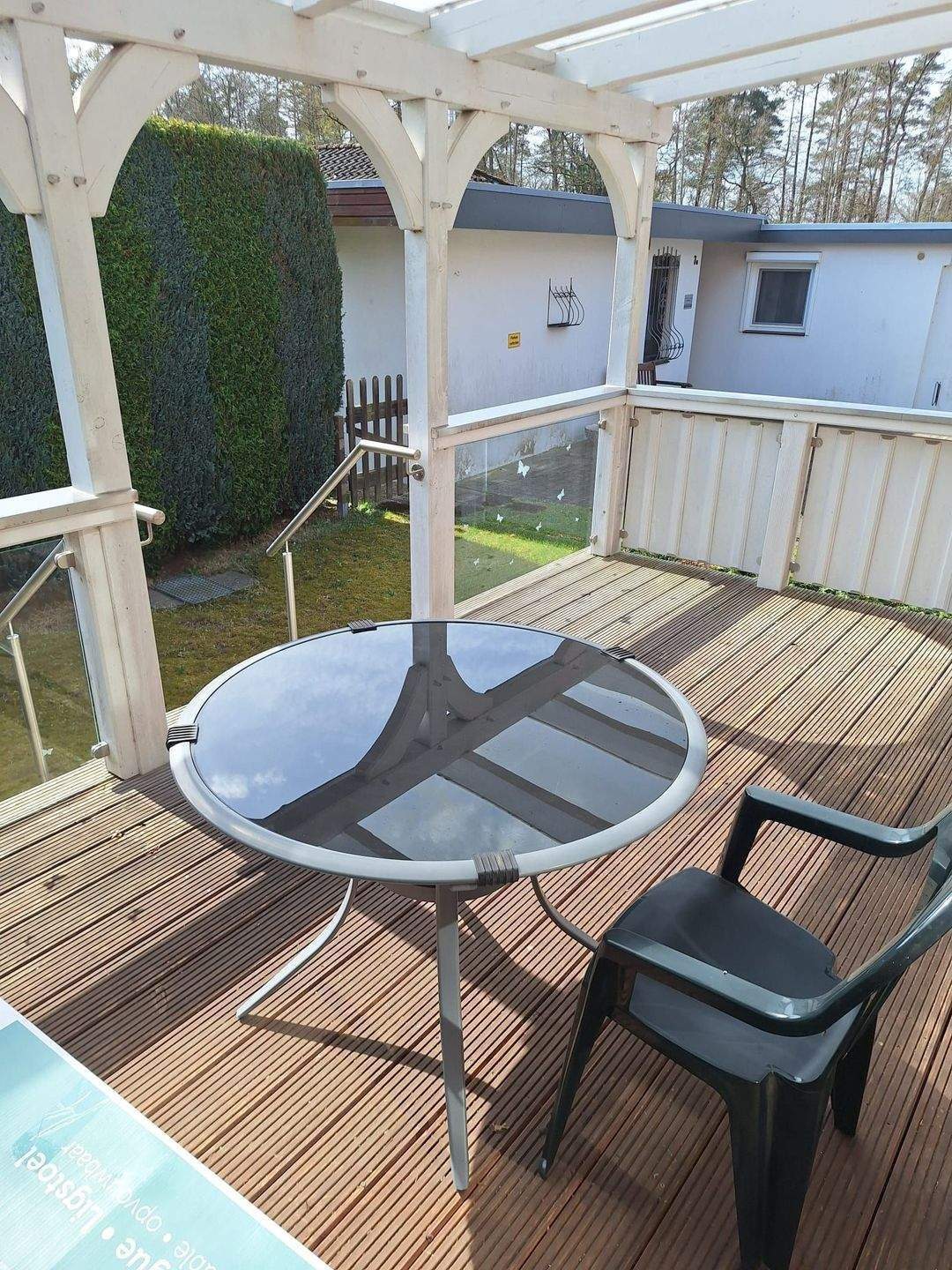 Gepflegte DHH mit Gartenidylle, überdachter Terrasse & Ausbaureserve – Wissen – Bild 1 von 9