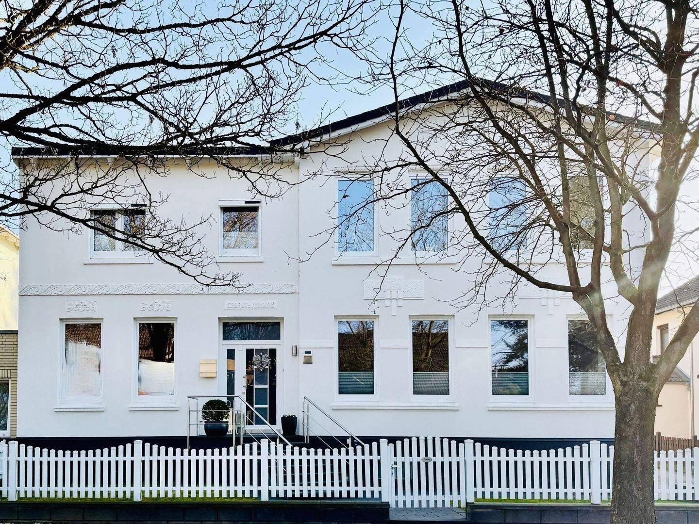 Stilvoller Wohntraum mit großer Dachterrasse und Sauna – Hamburg – Vorschaubild 2
