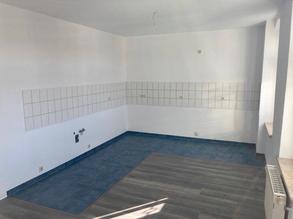 Am Park! Günstige 2,5-Zi. mit Aufzug, Laminat, Abstellraum und Dusche! – Chemnitz – Vorschaubild 2