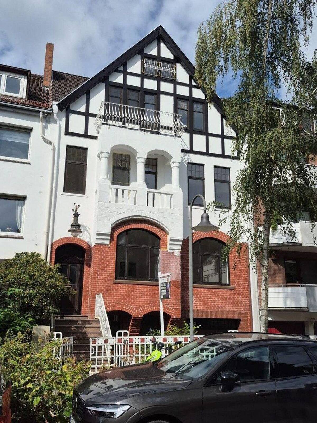 Bremen-Schwachhausen | Exklusive 4-Zimmer-Altbauwohnung, 105 m², 2 Balkone, provisionsfrei – 28209 Bremen – Bild 1 von 9