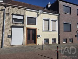 Zweifamilienhaus in guter Lage
