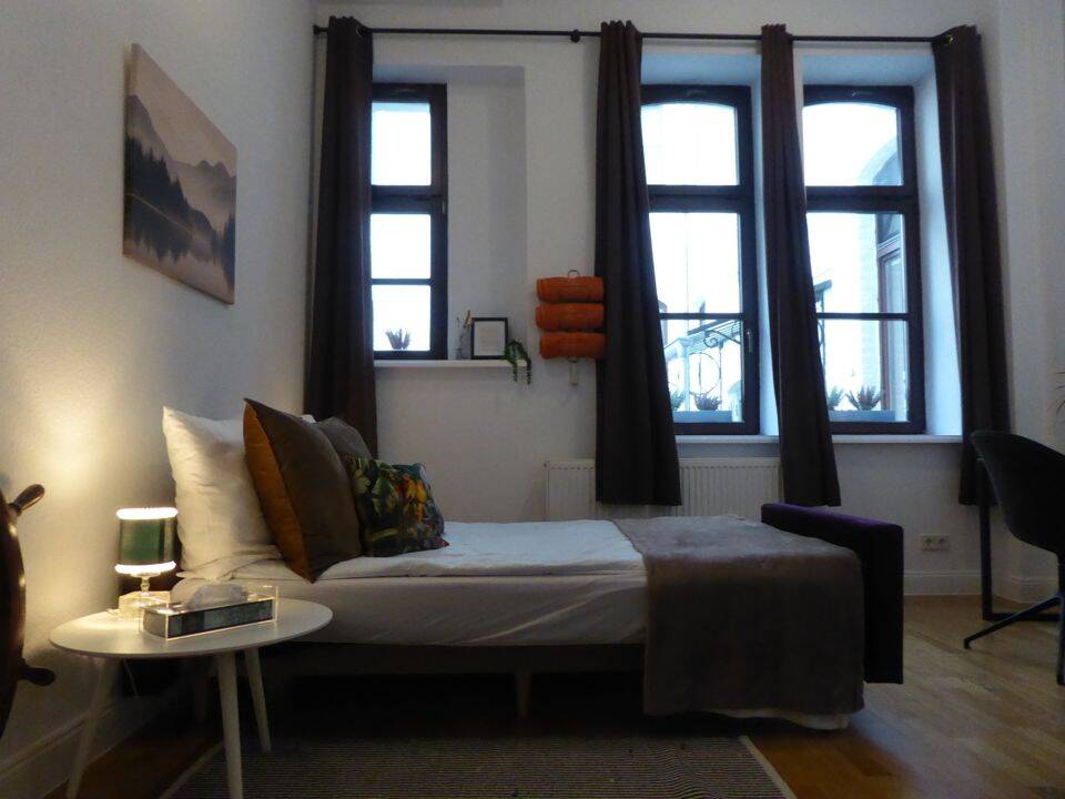 Traumhafte, möblierte Erdgeschoss-Altbauwohnung mit Gartenidylle! – Wiesbaden – Vorschaubild 4