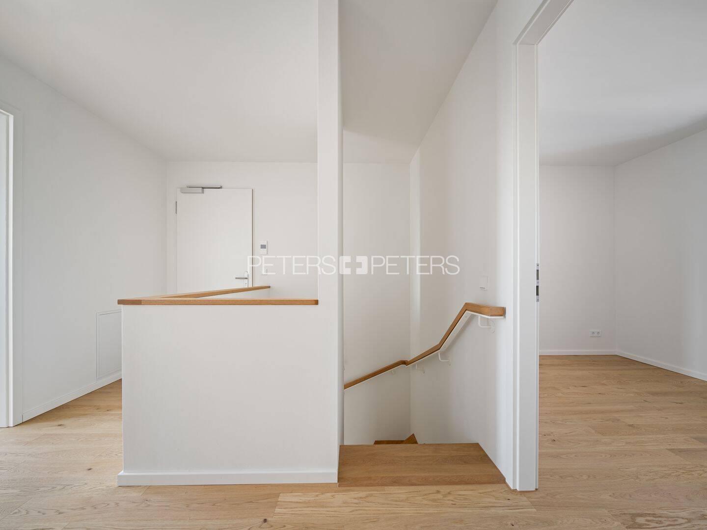 + Buntes Treiben auf zwei Ebenen: Ihre Maisonette-Wohnung mit eigener Dachterrasse! + – Hamburg – Vorschaubild 8