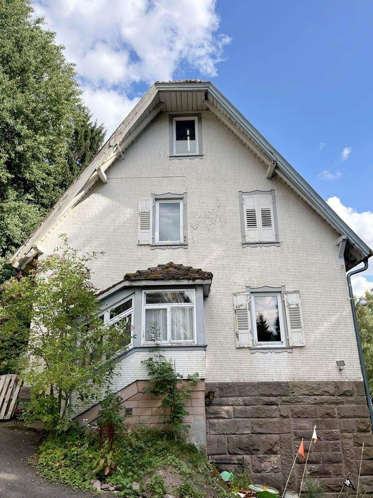 Großzügiges Zwei-Familienhaus mit Charme in traumhafter Stadtrandlage und schönem Waldblick – Freudenstadt – Bild 1 von 9