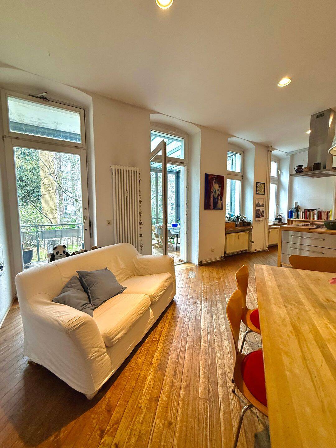 Altbaujuwel im Liegnitzkiez: Wintergarten, Balkon & 5 lichtdurchflutete Zimmer