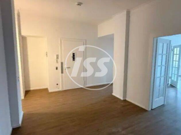 Helle, gehobene 3-Zimmer-Altbauwohnung - Erstbezug nach Sanierung – Düsseldorf – Vorschaubild 3