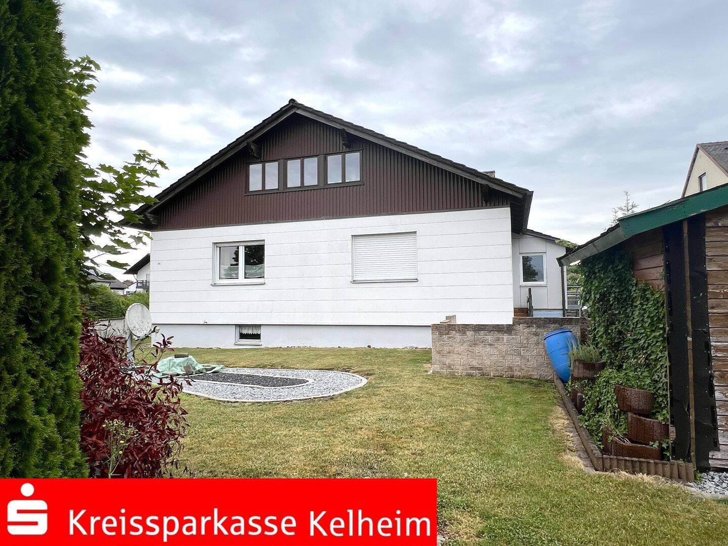 Attraktives Einfamilienhaus mit Potenzial - viel Raum für kreative Gestaltung und persönliche Träume – Abensberg – Bild 1 von 9